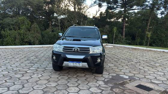 TOYOTA HILUX SW4 3.0 SRV 4X4 16V TURBO INTERCOOLER DIESEL 4P AUTOMÁTICO TOYOTA HILUX SW4 3.0 SRV 4X4 16V TURBO INTERCOOLER DIESEL 4P AUTOMÁTICO